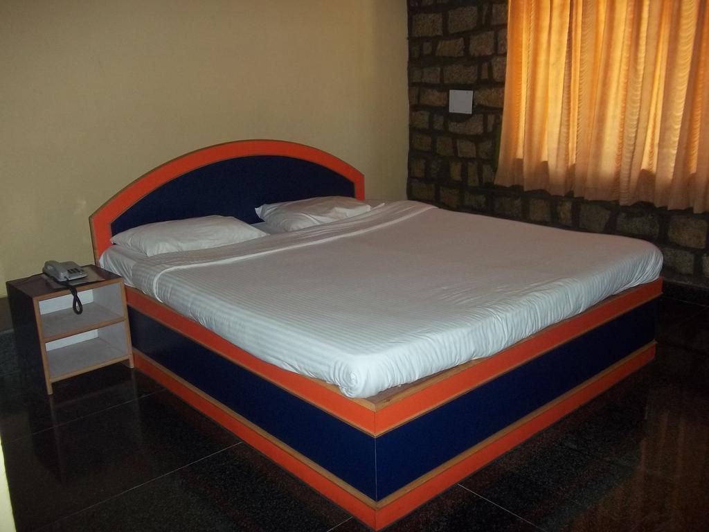 Stay Simple Riverdale Resort Hassan Luaran gambar