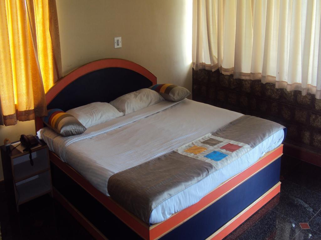 Stay Simple Riverdale Resort Hassan Luaran gambar
